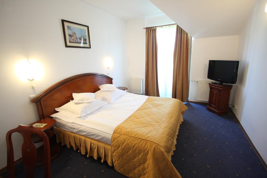 Hotel Ruia Poiana Brasov Exteriör bild