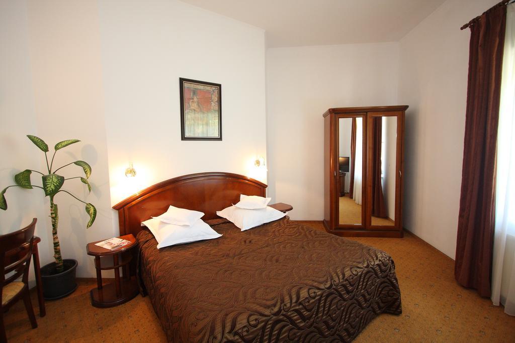 Hotel Ruia Poiana Brasov Exteriör bild