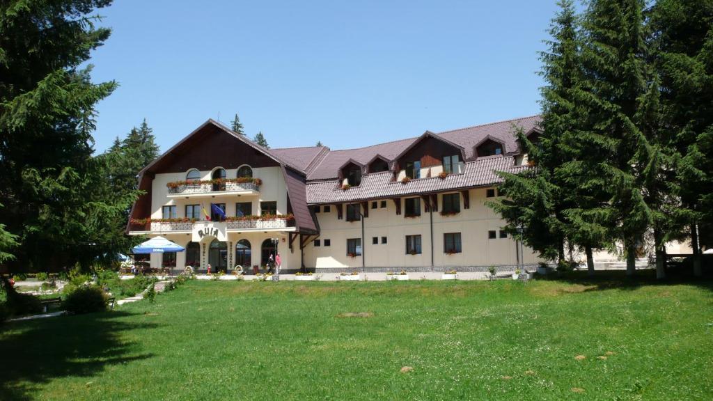 Hotel Ruia Poiana Brasov Exteriör bild