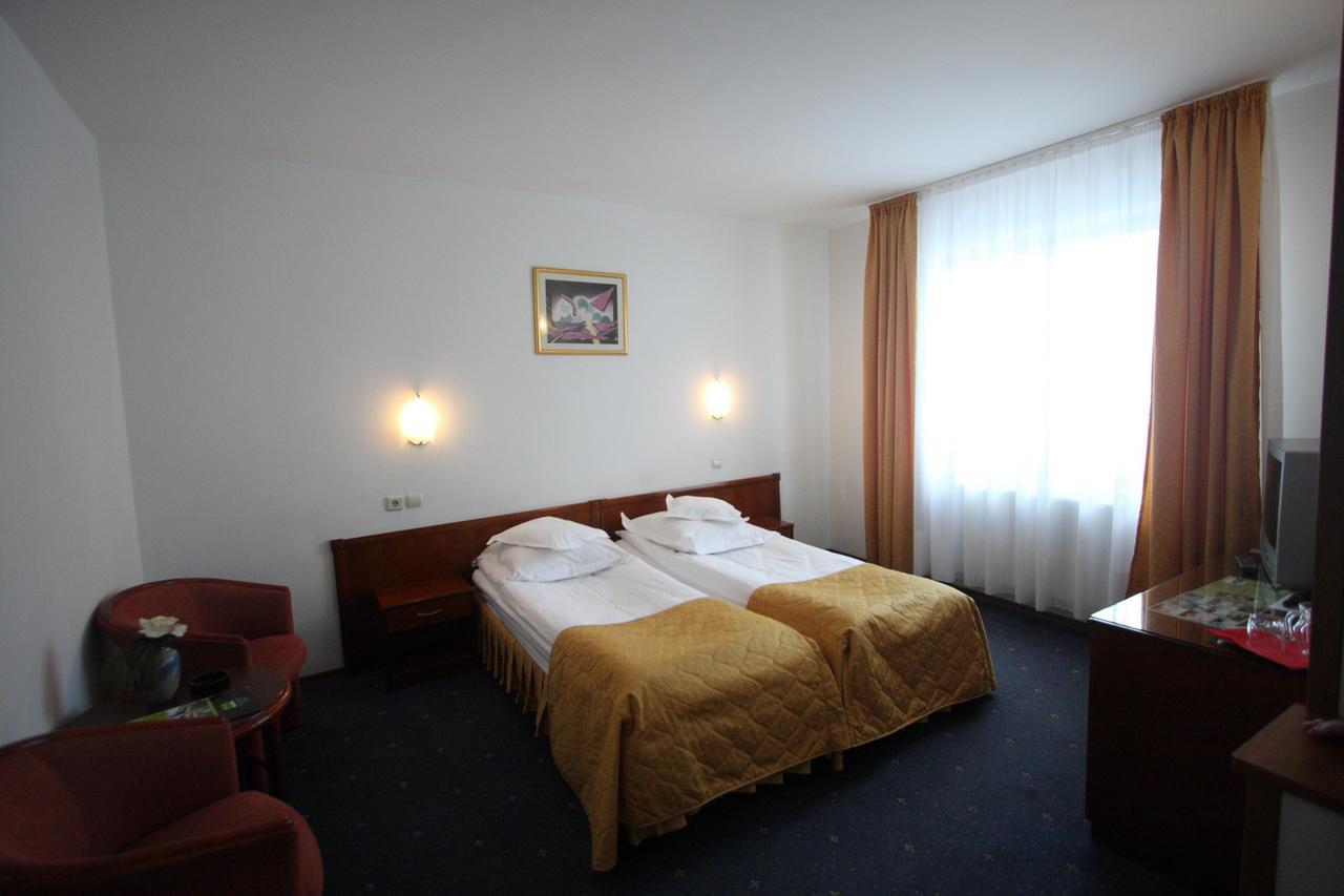 Hotel Ruia Poiana Brasov Exteriör bild