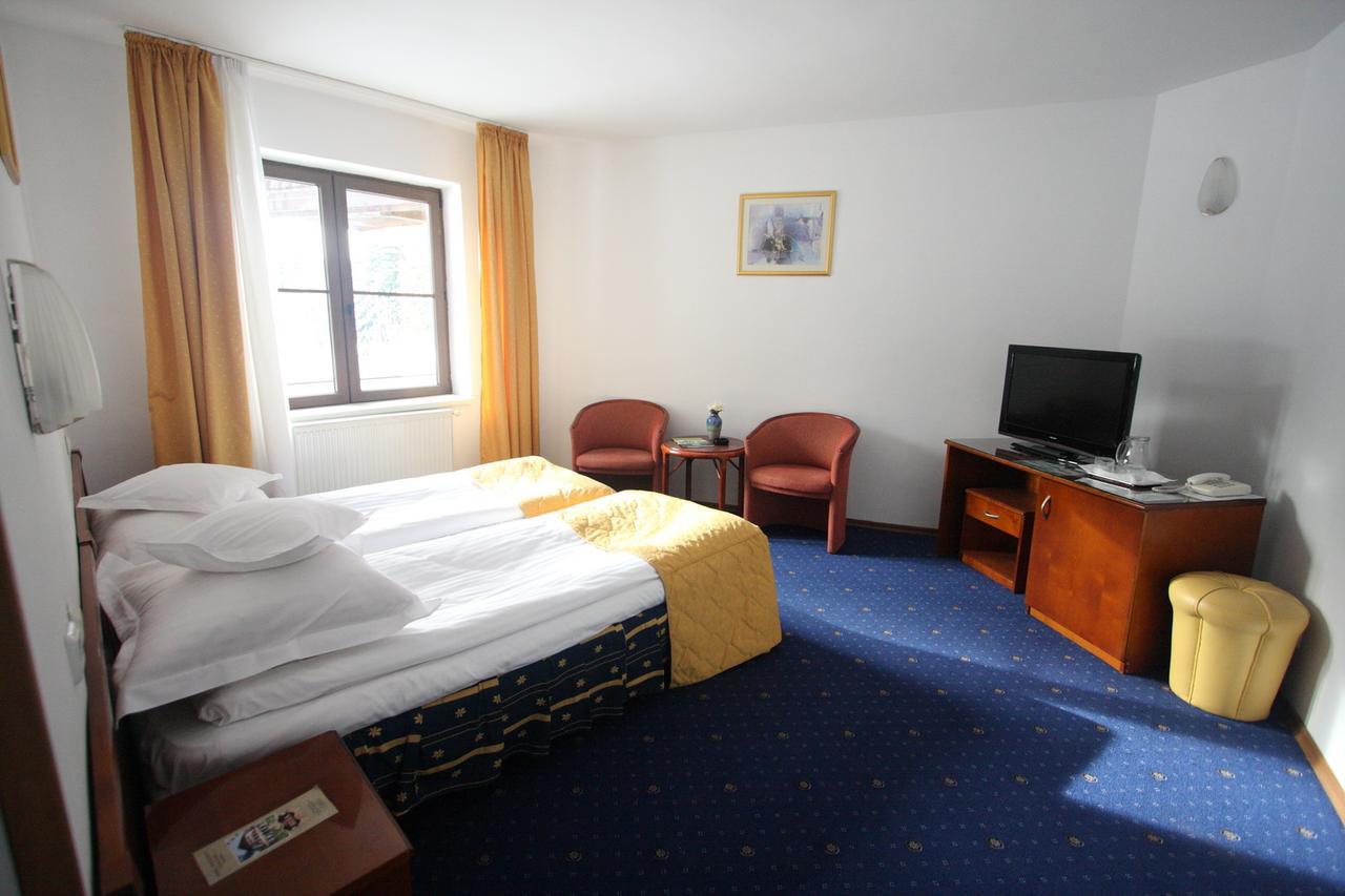 Hotel Ruia Poiana Brasov Exteriör bild